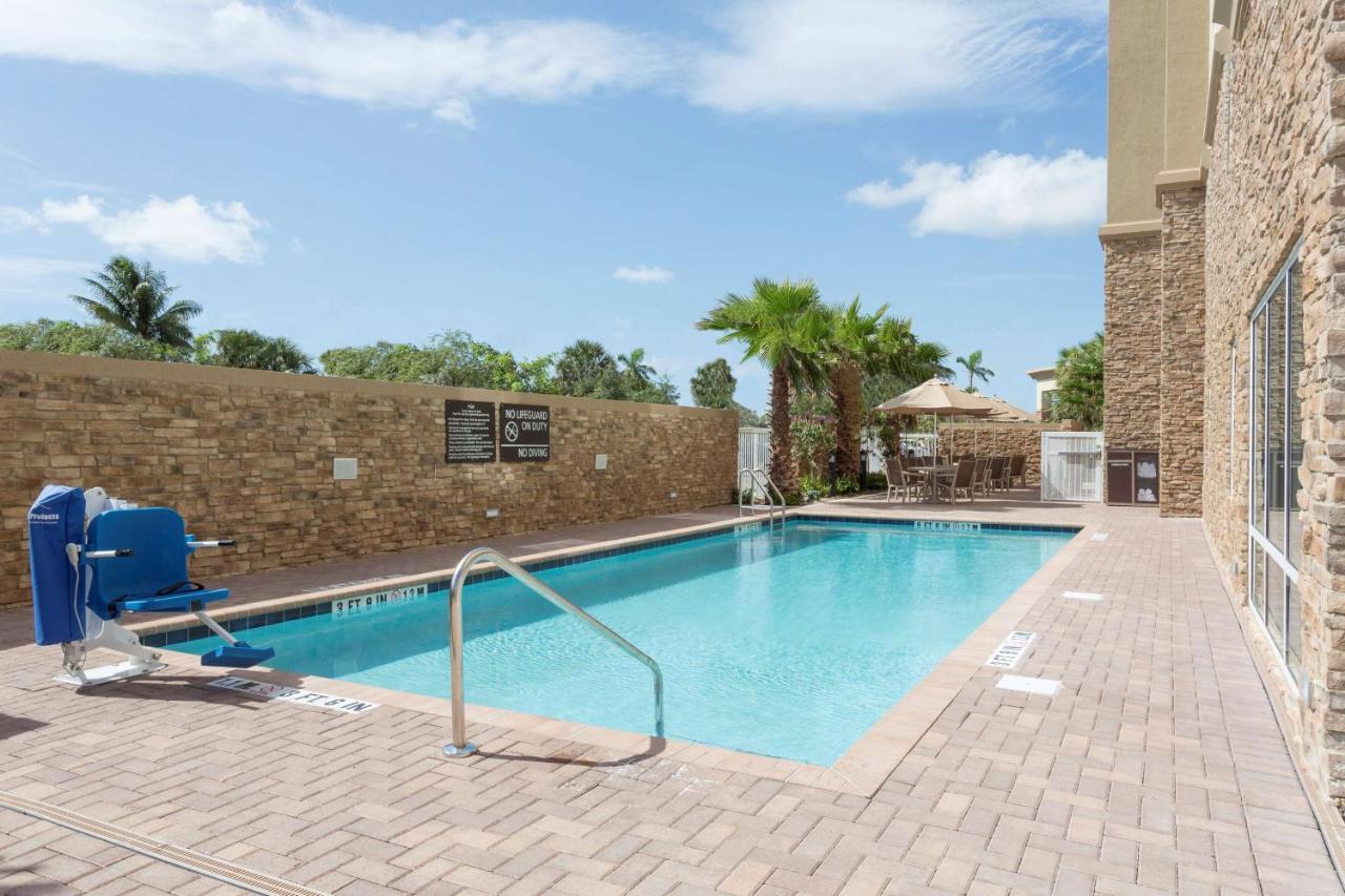 Hampton Inn Fort Lauderdale Pompano Beach Zewnętrze zdjęcie